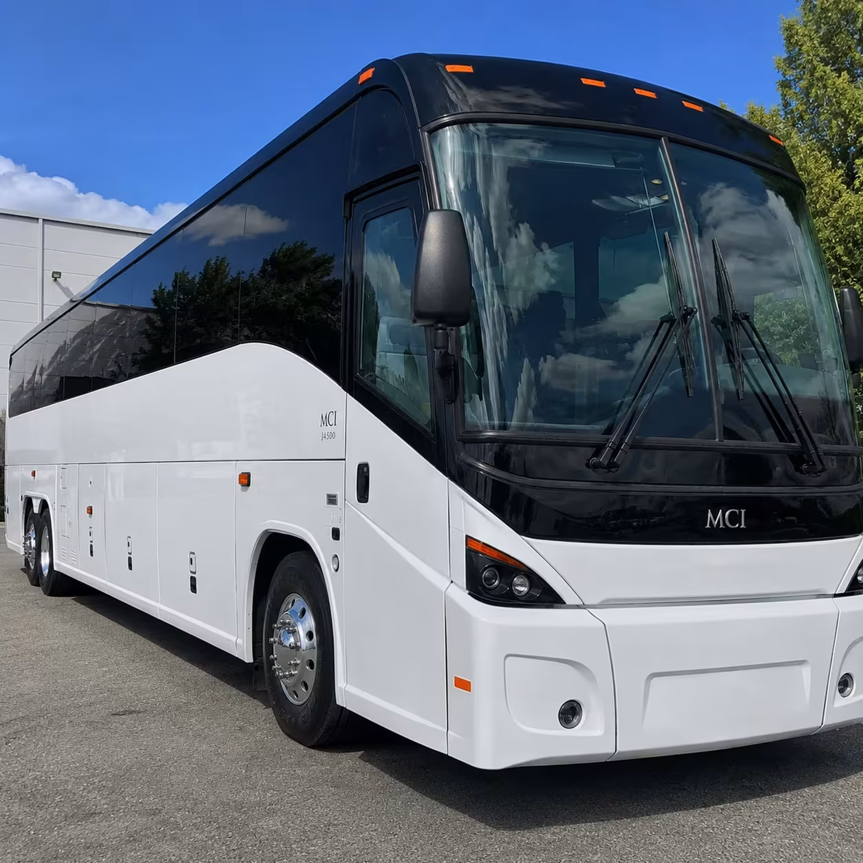 daily employee shuttle buses along the 110 and 405 in gardena